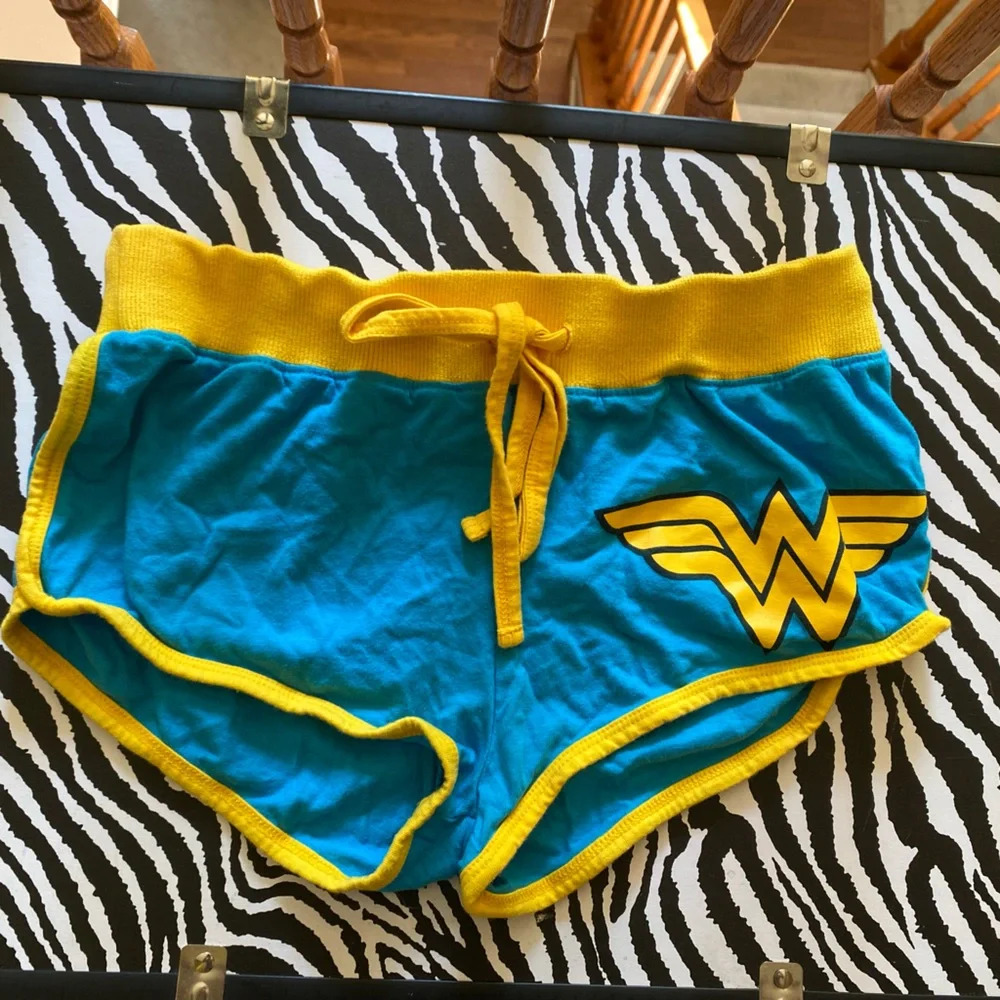 Wonder woman, DC comics Pajama shorts - Picture 2 of 3